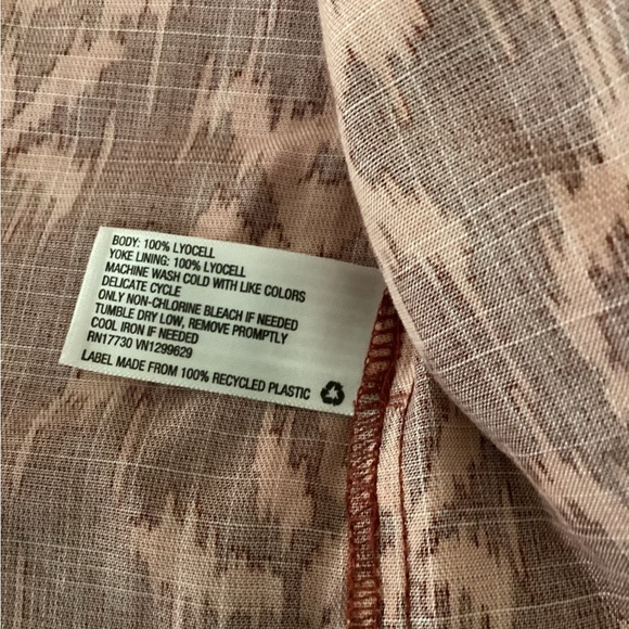 NWT Knox Rose Burgundy Hibiscus Print Button Front Shirt Size XS - Picture 5 of 6